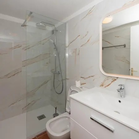 Location T2 Mezzanine, 6 Pers, Clim, Cavaliere - Fr-1-803-73 * Ле-Лаванду